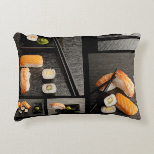 Sushi-collectie op zwarte achtergrond decoratief kussen