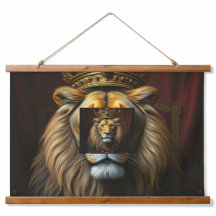 Lion majestueux avec Tapisserie de la Couronne | R