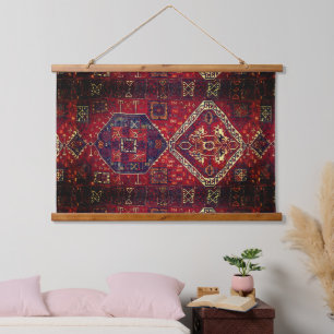 Suspendue Modèle de tapis oriental en tapisserie rouge foncé