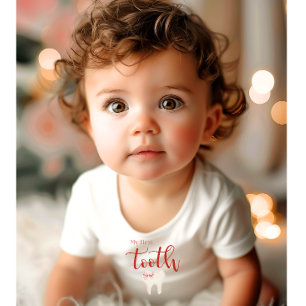 Agra Hadig - First tooth Minimalist Pink Ronde Sticker