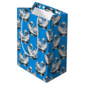Swan Birds Pattern Design On Blue Medium Cadeauzakje (Achterkant Gekanteld)