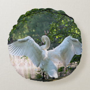 Swan met Wings Spread Rond Kussen