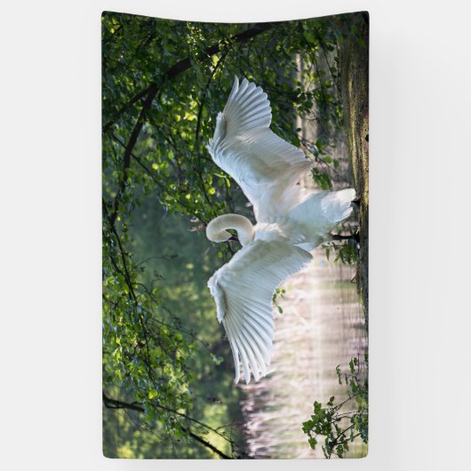 Swan met Wings Spread Spandoek (Verticaal)