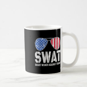 Swat slimme vrouwen tegen Trump grappige anti-Trum Koffiemok