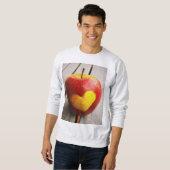 Sweatshirt "Apple Love" Jolie photo. Acheter maintenant (Devant entier)