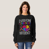 Sweatshirt Autism Awareness  Everyone Communicates Differentl (Devant entier)