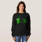 Sweatshirt Beer Thirty  St Patricks Day Drinking Or Getting D (Devant entier)