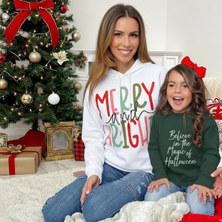 Sweatshirt Believe in the Magic of Halloween Typography