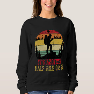 Sweatshirt C'est un autre à 800 mètres du Camping Natur Rando