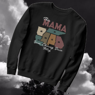 Sweatshirt Cette maman adore la tempête qui chasse Dixie Alle