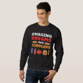 Sweatshirt Chasing Dreams And Toddlers Childcare Daycare Prov (Devant entier)