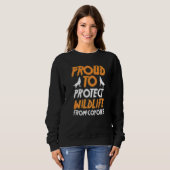 Sweatshirt Chasseur de coyotes fier de protéger la faune de (Devant entier)