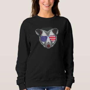 Sweatshirt Cool Opossum Portant un drapeau américain Lunettes