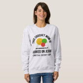 Sweatshirt CROCHET MOM HOOKED ON JESUS Crochet Crew (Devant entier)