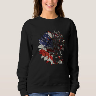 Sweatshirt Dans un monde plein de mamies soyez une Grammy amé
