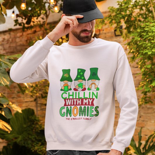 Sweatshirt Drôle Chillin avec Gnomies Jour de la Saint Patric