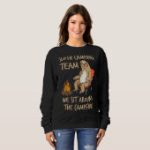 Sweatshirt Équipe De Camping Sloth Autour Du Feu De Campagne  (Devant entier)