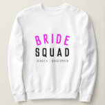 Sweatshirt Équipe de mariées | Bridesmaid Chaud Rose Bachelor<br><div class="desc">"Bride Squad", un "Bride Squad", un ensemble de femmes d'art, sweatshirt avec une typographie moderne et minimaliste en noir et rose néon chaud dans un style cool et tendance. Le slogan, le nom et le rôle peuvent facilement être personnalisés avec les noms de votre fête de mariée, par exemple, mariée,...</div>