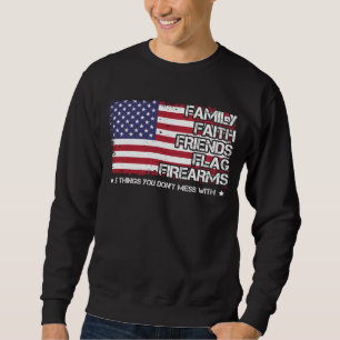 Sweatshirt Famille Amis Drapeau Armes à feu Fier Américain
