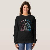 Sweatshirt Fierté Trans Yoga Subtil Phase Lunaire Fleur de Lo (Devant entier)