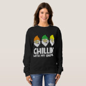 Sweatshirt Garden Gnome Présente Chillin Avec Mes Gnomies (Devant entier)