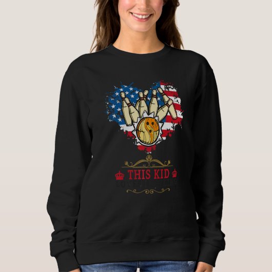 Sweatshirt Idée de bowling pour enfants avec cœur de drapeau  (Devant)
