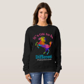 Sweatshirt Its Ok To Be Different Autism Awareness Acceptance (Devant entier)