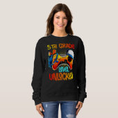 Sweatshirt Jeu vidéo déverrouillé de 5e année Retour à l'écol (Devant entier)