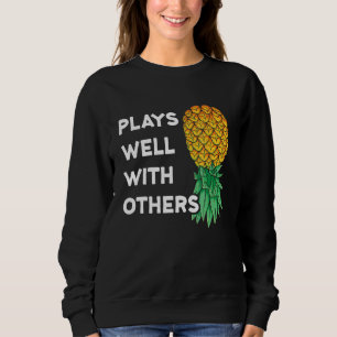 Sweatshirt Joue Bien Avec D'Autres À L'Extérieur Du Pol D'Ana