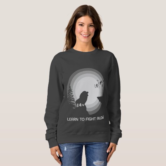 Sweatshirt Learn to Fight Alone – Lion Under Moonlight (Devant entier)