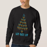 Sweatshirt Lit Menorah sapin de Noël laide Hanoukka<br><div class="desc">Obtenons Lit Menorah sapin de Noël laid juif Hanoukka.</div>