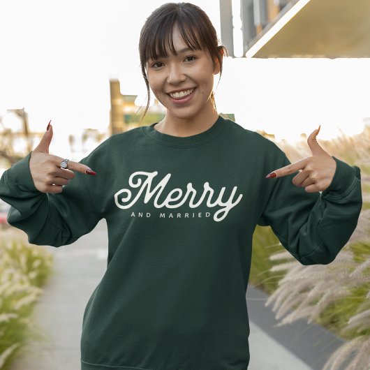 Sweatshirt Merry and Married Script Custom