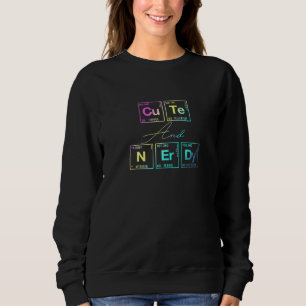 Sweatshirt Mignonne Et Nerdy Écrite Dans Les Éléments Du Péri