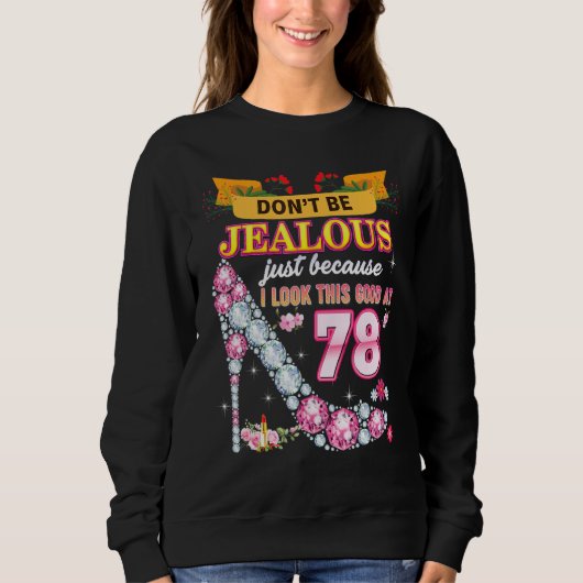 Sweatshirt Ne sois pas jaloux juste parce que je regarde ça b (Devant)
