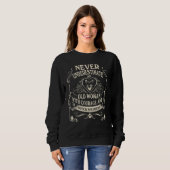 Sweatshirt Never Underestimate Old Woman Courage & Dutch Shep (Devant entier)