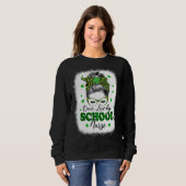 Sweatshirt One Lucky School Nurse Leopard Shamrock St Patrick (Devant entier)