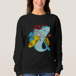 Sweatshirt requin en colère mord une planche de surf