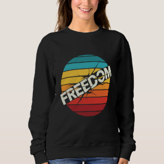 Sweatshirt Retro Freedom Graphic T-Shirt – Vintage Typography