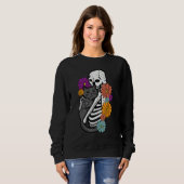 Sweatshirt Skeleton Hugging Black Cat Flowers Halloween Women (Devant entier)