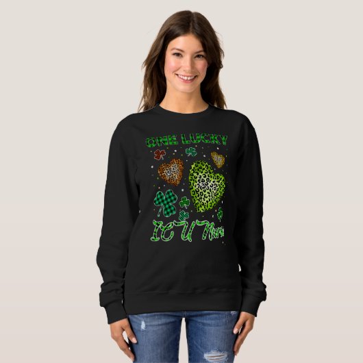 Sweatshirt St patrick Un Lucky Infirmière Icu Buffalo Leopard (Devant entier)