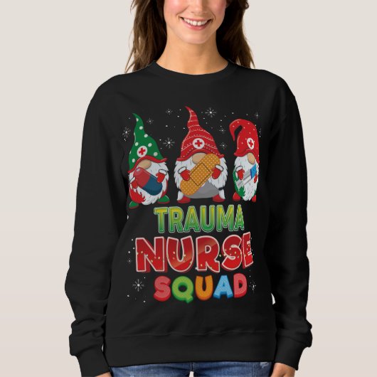Sweatshirt Trauma Infirmière Squad Gnomes de Noël Gomme Doule (Devant)