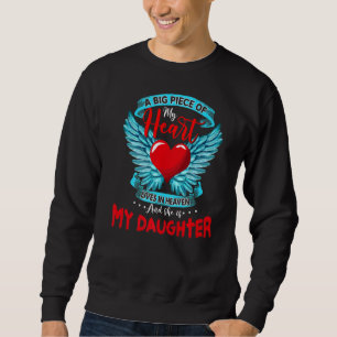 Sweatshirt Un Gros Morceau De Mon Coeur Vit Au Ciel Elle Est