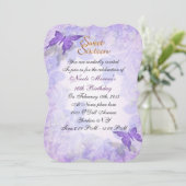 Sweet 16 invitatie paarse vlinders kaart (Staand voorkant)