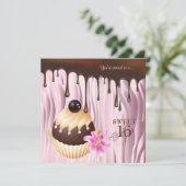 Sweet 16 Invitation Chocolat Cupcake rose 2 (Debout devant)