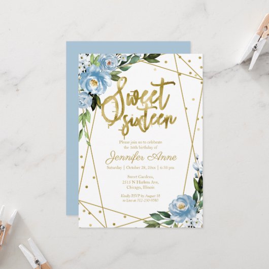 Sweet 16 Invitation Gold Foil Dusty Blue Floral (Devant/Arrière en situation)