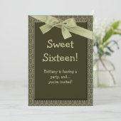 Sweet 16 Olive Green Bow Invitation à la fête d'an (Debout devant)