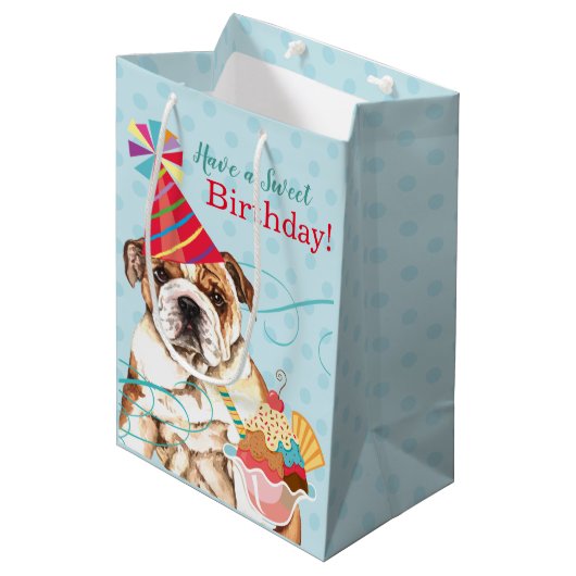 Sweet Birthday Bulldog Medium Cadeau sac (Devant Angle)