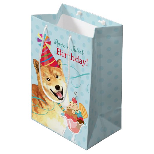 Sweet Birthday Shiba Inu Medium Cadeauzakje (Voorkant Gekanteld)