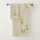 Sweet Daisy Monogram Taupe Bad Handdoek (Insitu)