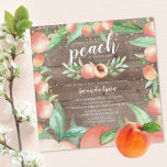 Sweet Little Peach Girls Baby shower Invitation<br><div class="desc">Sweet little peach est sur le chemin invitation baby shower avec un cadre de pêche & feuille verte sur un arrière - plan rustique en bois. Visitez notre boutique pour voir notre collection de modèles de pêche douce.</div>